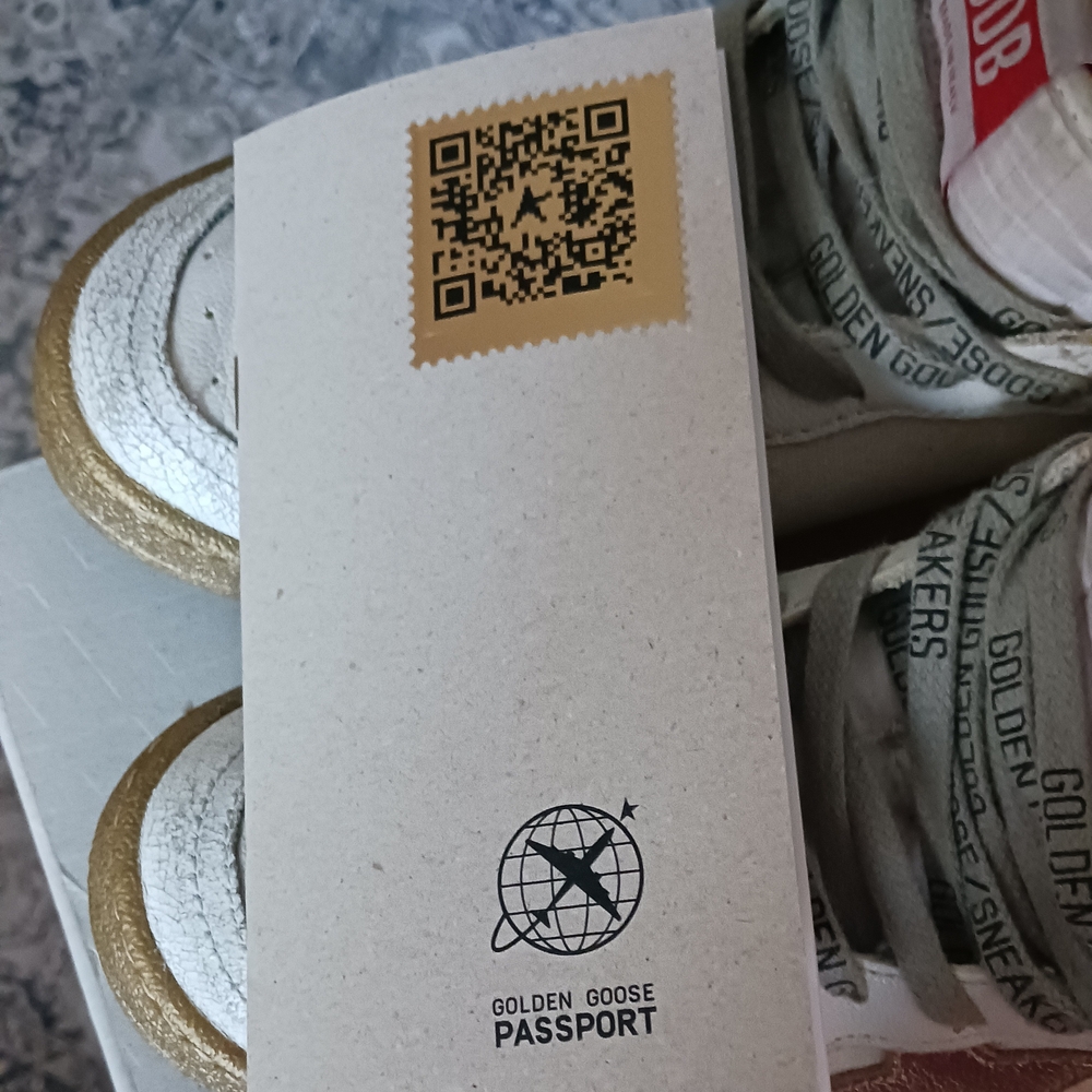 Golden Goose White Sneakers with Silver Star - Picture 3 of 9